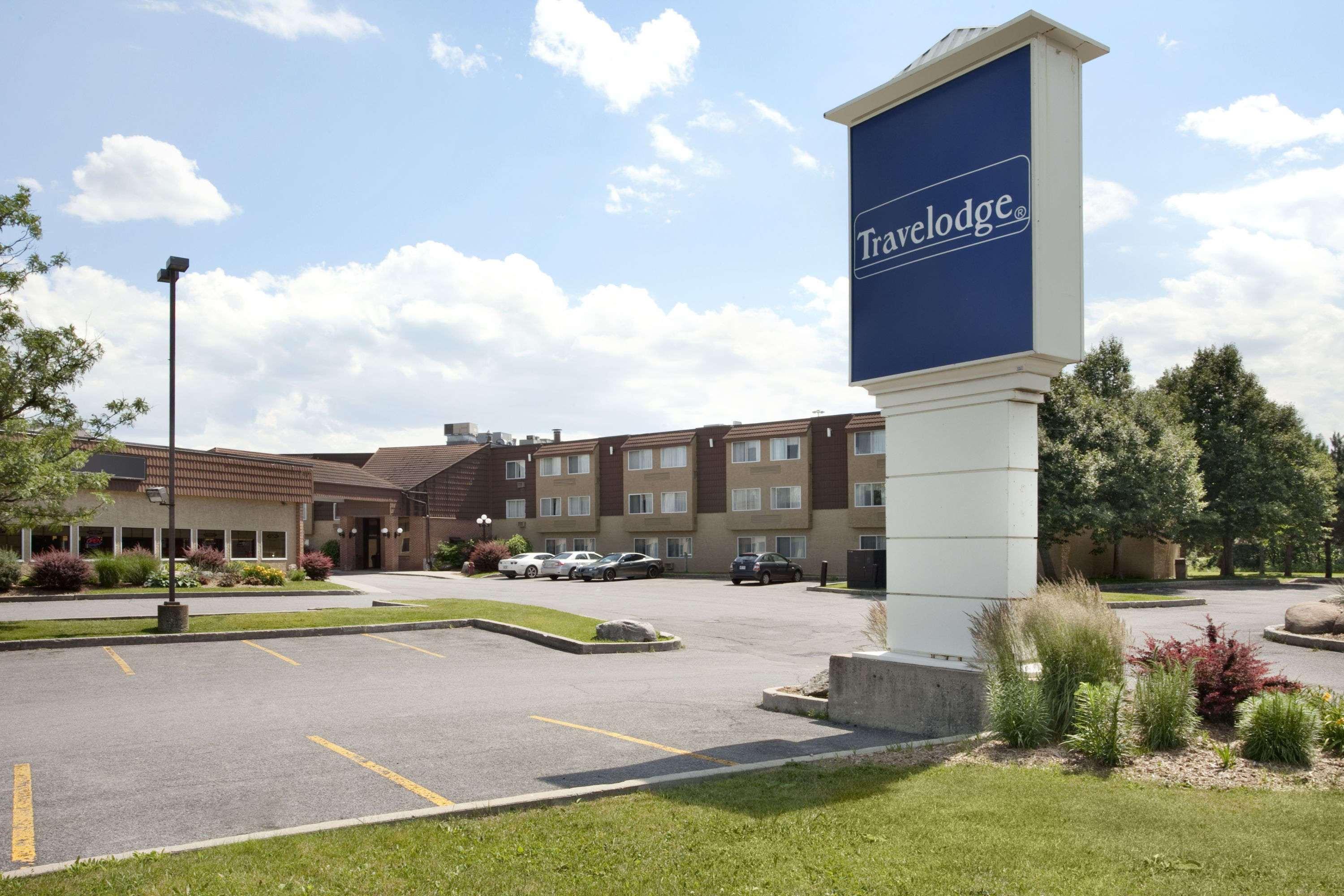 Travelodge By Wyndham Ottawa East מראה חיצוני תמונה