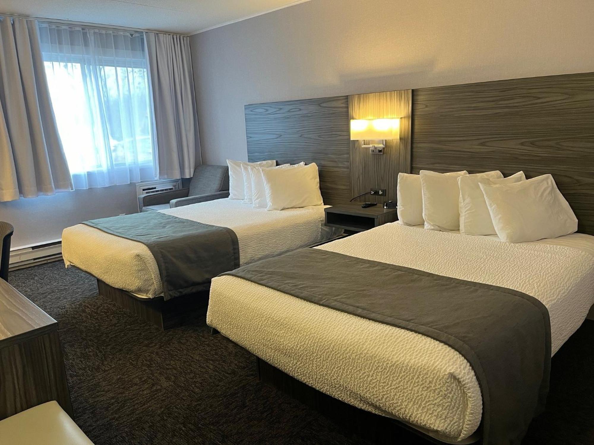 Travelodge By Wyndham Ottawa East מראה חיצוני תמונה